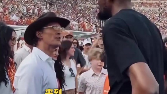气质拉满！劳模典范！杜兰特回归母校开练开球！！